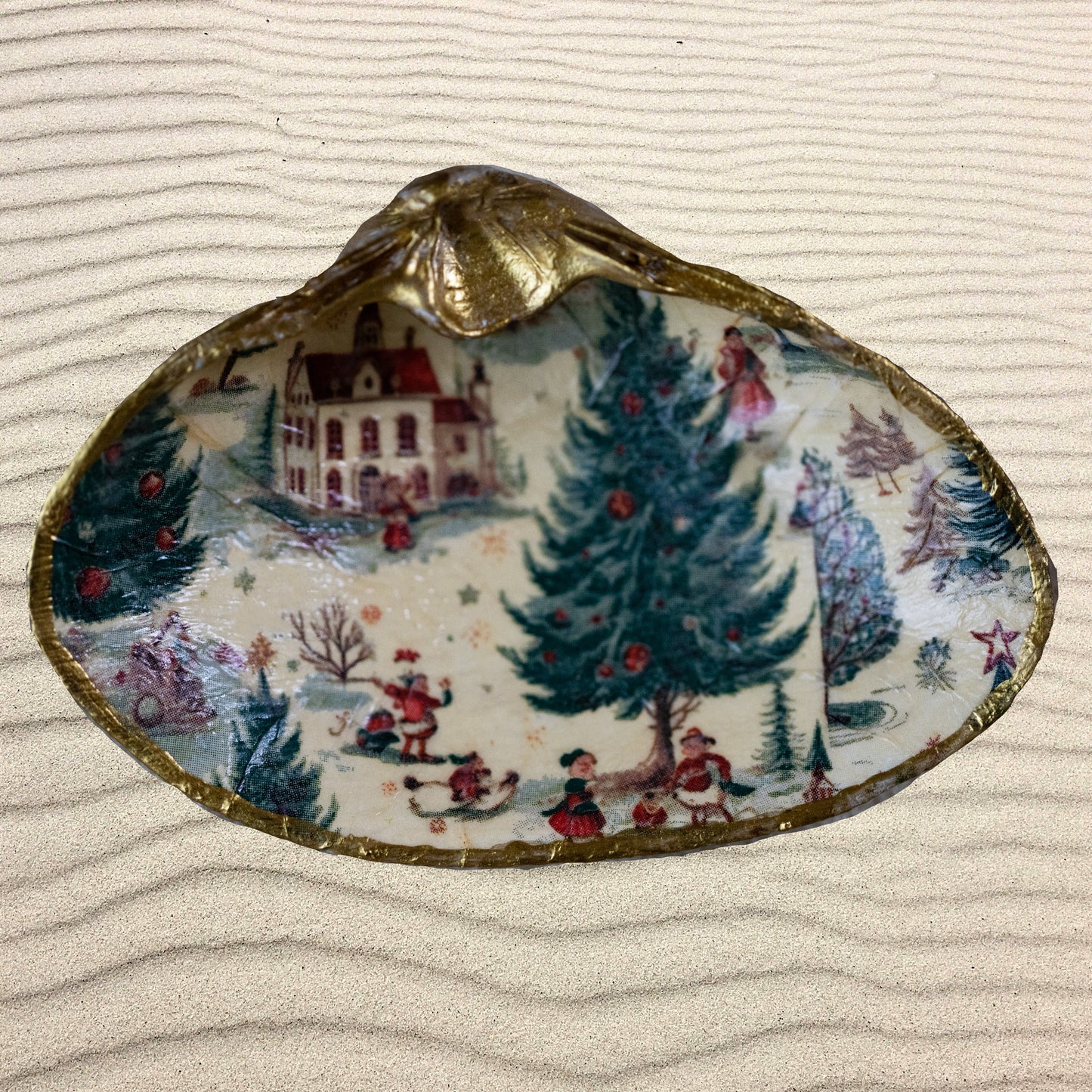 Decoupage Designed Shell-Old Fashioned Christmas