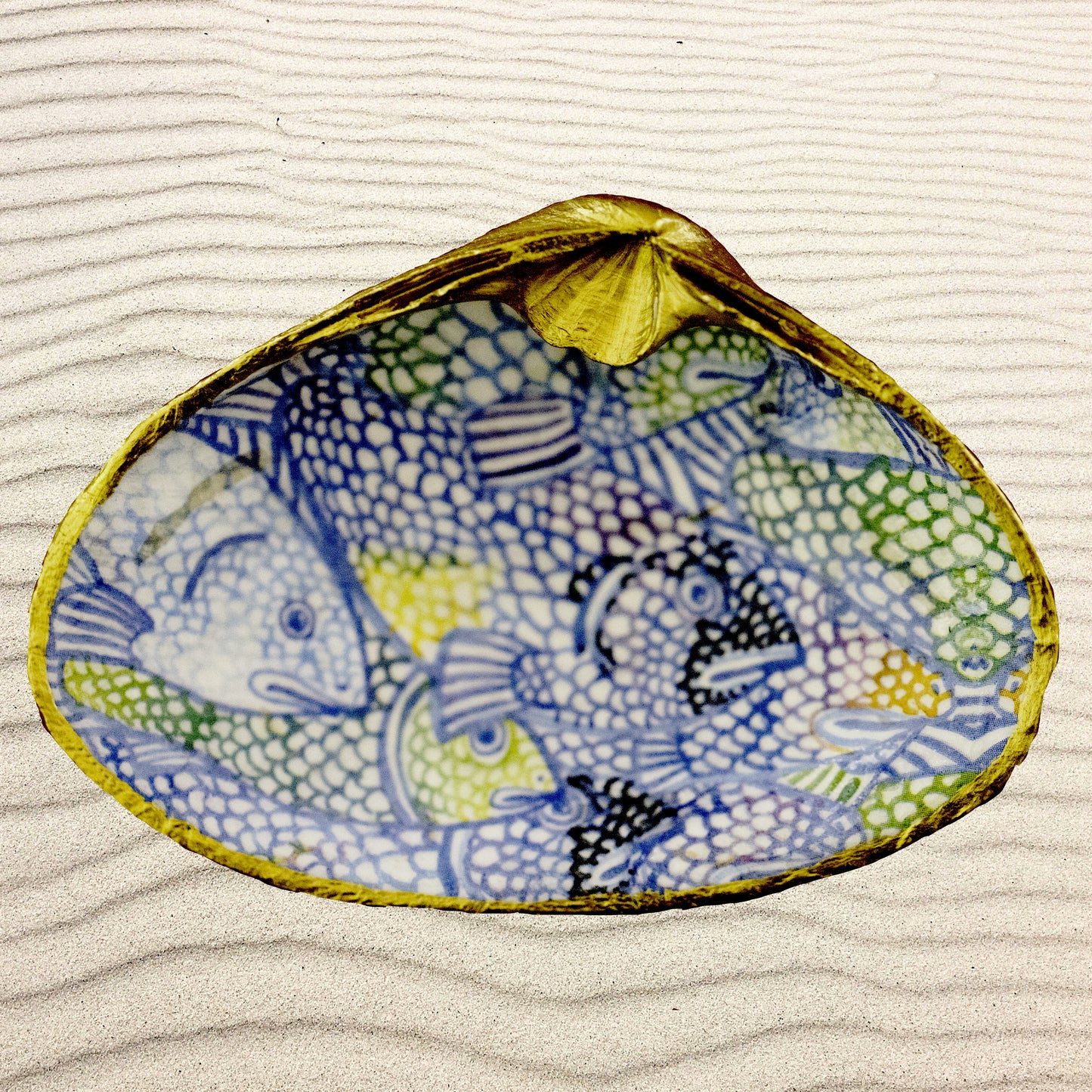 Decoupage Shell-School of Fish